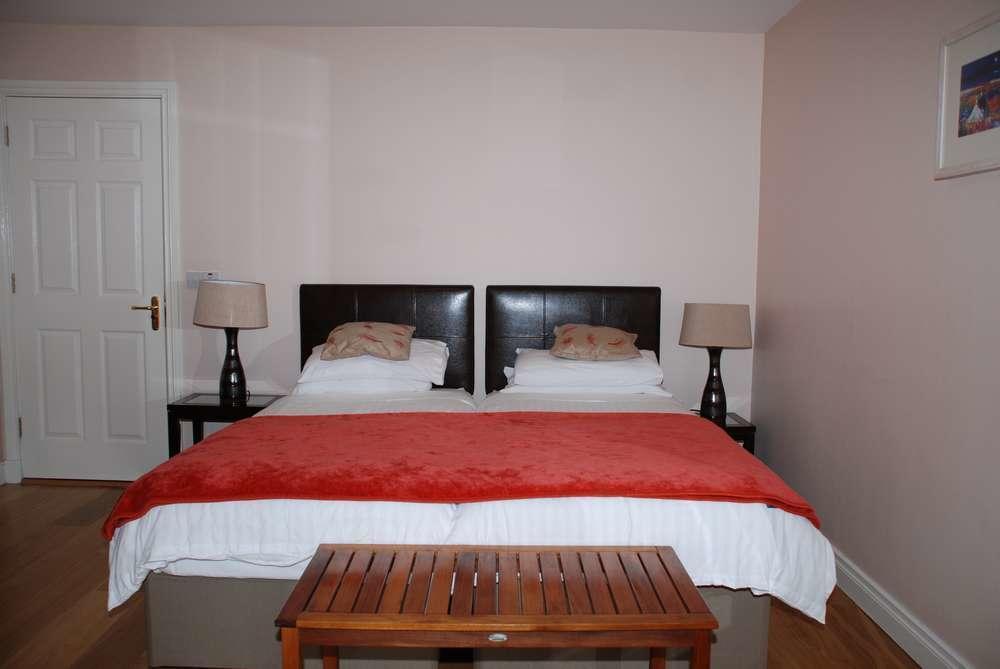 โอไบรอันส์ แคชเทล ลอดจ์ Bed & Breakfast คาเชล ห้อง รูปภาพ