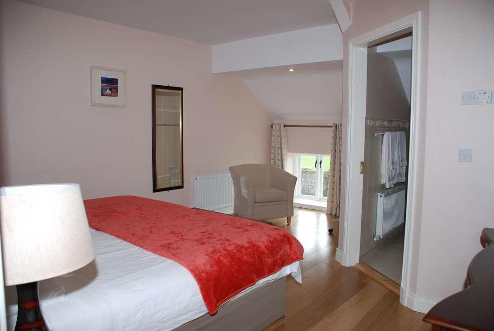 โอไบรอันส์ แคชเทล ลอดจ์ Bed & Breakfast คาเชล ห้อง รูปภาพ